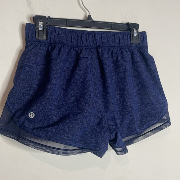 Lululemon | Women’s Two in One Reversible Shorts Size 6 - Picture 5 of 7